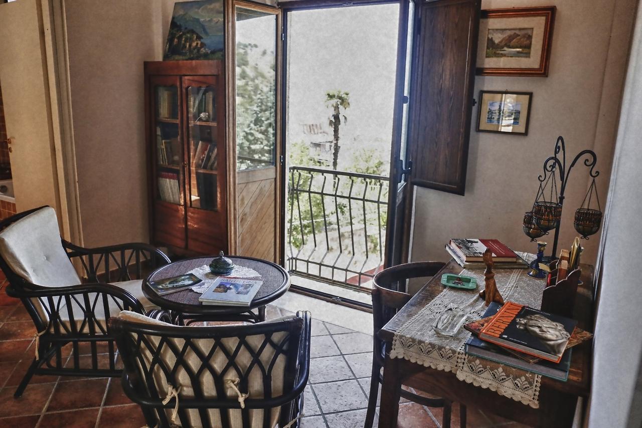La Pietra D'Argento Bed & Breakfast Caserta Vecchia Exterior photo